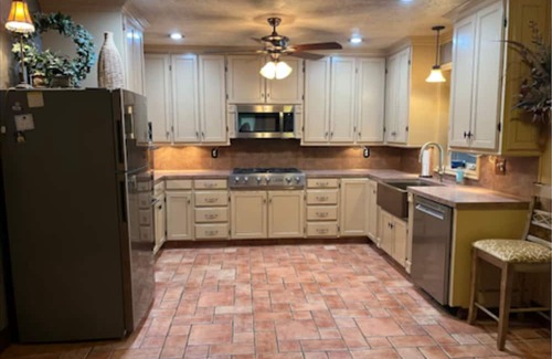 Sentinel House | Homestead Hideaway