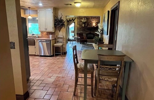 Sentinel House | Homestead Hideaway