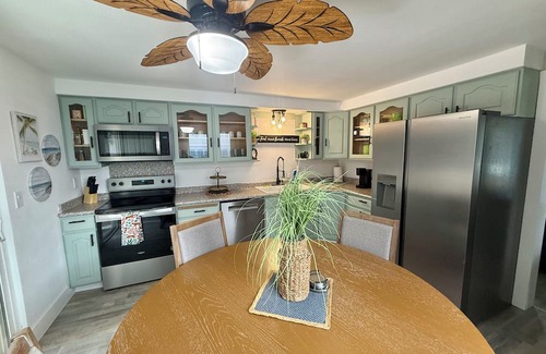 Orangeville House | Jungle Bungalow a unique 2-bedroom stay with tropical relaxing vibes throughout.