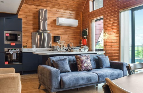 Mydroilin Cottage | Briallen - Primrose - UKC7075