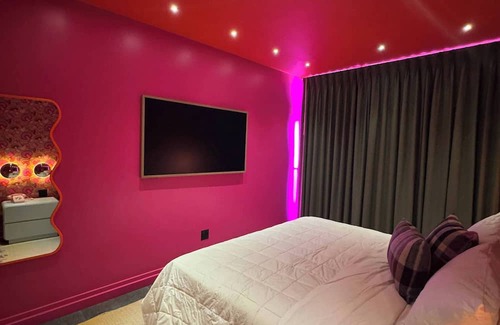 Cherokee Triangle Hotel | Hotel Hilo - Room 104