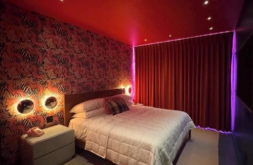 Cherokee Triangle Hotel | Hotel Hilo - Room 201