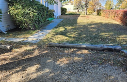 Hanna Apartment | Town-in-Country Suite in Hanna