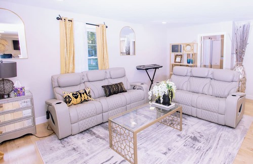 Danville House | Spacious 4-bedroom building in lovely Danville with AC