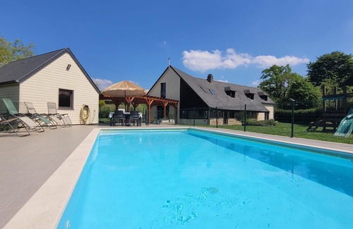 Isigny-le-Buat Cottage | Large house with private pool and pets allowed near Mont St-Michel