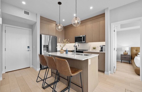 Chestermere Apartment | Lockwood Retreat w Wifi, Patio, UG Parking