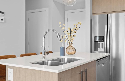 Chestermere Apartment | Lockwood Retreat w Wifi, Patio, UG Parking