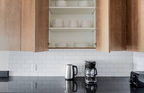 New Tacoma Apartment | Blueground | New Tacoma, balcony, nr Union Station