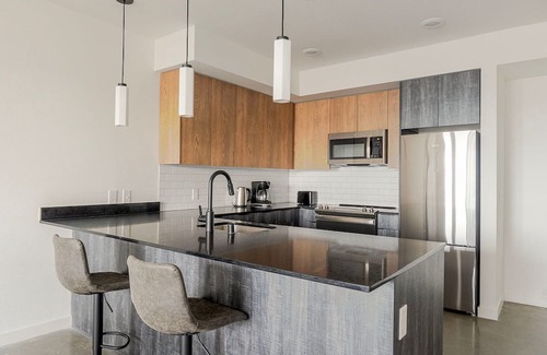 New Tacoma Apartment | Blueground | New Tacoma, balcony, nr Union Station