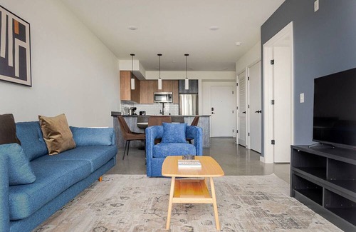 New Tacoma Apartment | Blueground | New Tacoma, balcony, nr Union Station