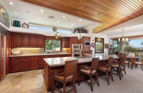 Kamuela House | New Owners! 3-Bedroom Home with Sunset Views! Beach Club/Pool/Fitness Center