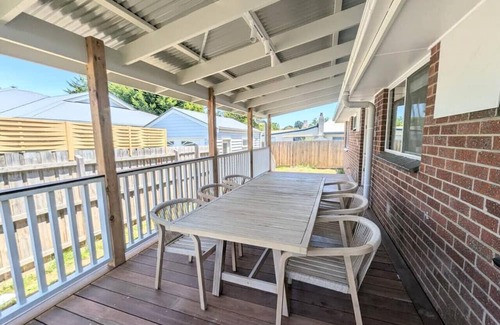 Croydon House | Gwendoline Cottage, Pets, Main St. Station