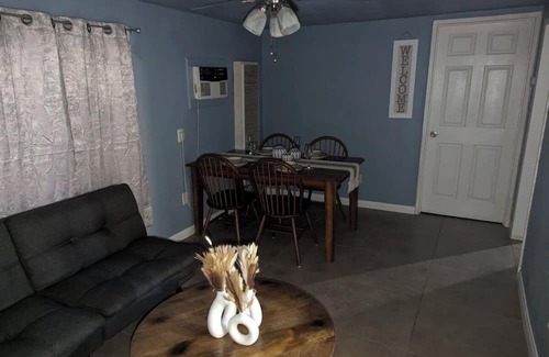 Oildale Apartment | Cute & Comfortable getaway