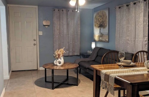 Oildale Apartment | Cute & Comfortable getaway