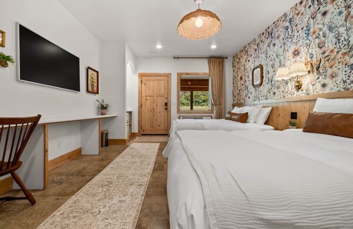 Jasper Hotel | The Garden Room