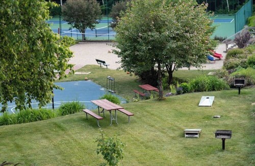 West Lebanon House | NEW - Mins to Loon Mtn - Trailheads - Sauna - Pool