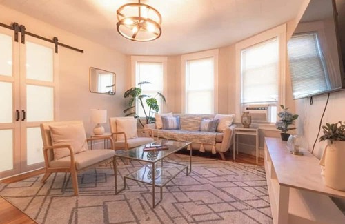 West Lebanon House | Walk to Downtown Salem w/Pac-Man & Free Parking!