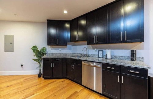 Milford House | NEW -Entire Place-Laundry In Unit -Family Friendly