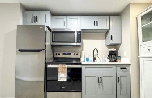 Milford House | Lebanon NH Mins to DHMC-Hospitals- Hartford VT