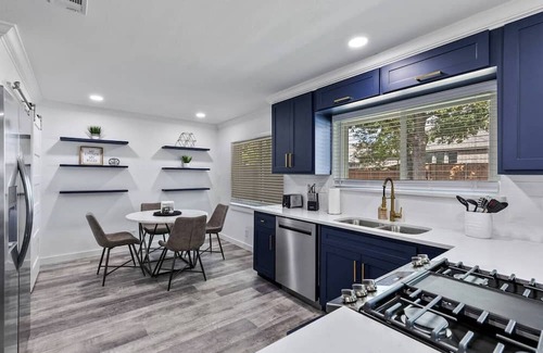 Grapevine House | TCH - Cozy 3bd/2ba home in Grapevine w/Workspace