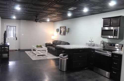 Springfield House | Farmhouse Guest Suite on Main