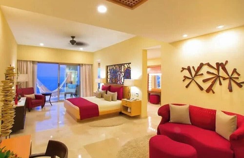 South Shore Hotel Area Hotel | Junior Panoramic Suite with Ocean Views & Private Balcony