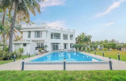 Vadanemelli Villa | Truliv Villa Ivory- Elegant Family 4BHK with Pool