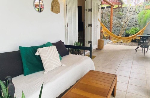 Itaquanduba Ski Chalet | 🦋Gourmet Chalet 🍂Charm and comfort 200m from the beach