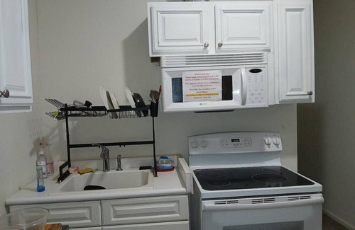 The Conservatory at the Plains House | Cozy 1-Furnished bedroom in a house in Aurora with AC