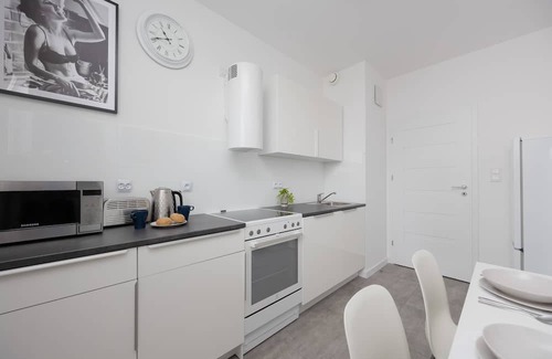 Ursus Apartment | Posag 7 Panien 18 Warszawa | Blue Apartment with Desk and Parking