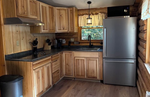 Pittsburg Cabin | Direct trail access cabin in Pittsburg NHnPet friendly & WIFI