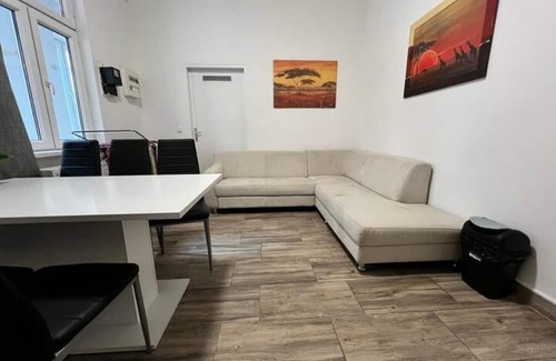 Simmering Apartment | Beautiful Room in Modern Flat – Simmering Area