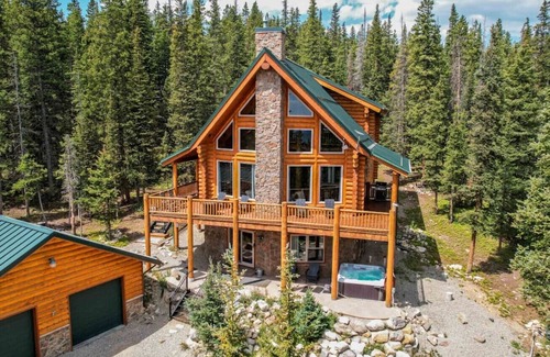 Valley of the Sun House | The Mountain Gem Chalet/Hot Tub Luxe Log Retreat