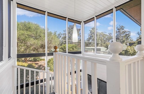 Wharparilla House | Paro's Landing Murray Riverfront Holiday Property Echuca & Private boat mooring.