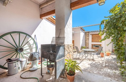 Conques Apartment | Room 'Habitació Triple' with Mountain View, Wi-Fi and Air Conditioning