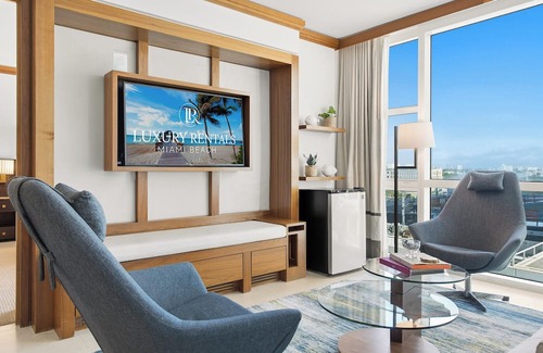 North Beach Apartment | Skyline Private Condo at the Carillon Miami Resort - 705