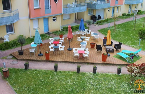 Grandcamp-Maisy Hotel | Great Amenities! Parking, Pool, Pets Allowed! Close to Maisy Battery!