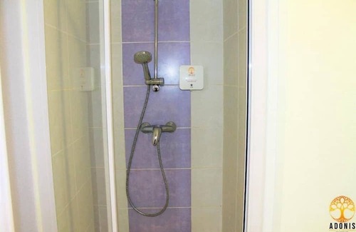 Grandcamp-Maisy Hotel | Great Amenities! Parking, Pool, Pets Allowed! Close to Maisy Battery!