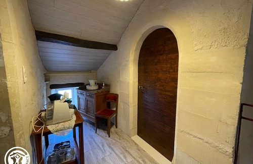 Vouvant Cottage | Cottage in medieval Vouvant with private parking, 4 bedrooms