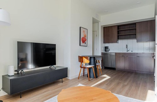 Old San Leandro Apartment | Blueground | Old San Leandro, fitness center, nr San Leandro Park