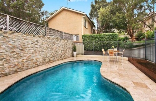 Dee Why House | Private Dee Why Townhouse-Relaxed Coastal Retreat with Pool/10 min walk to beach