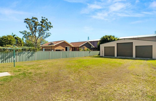 Sussex Inlet House | Holiday In The Moos - Four bedroom home of relaxation!