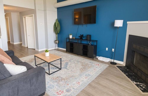 Downtown Cleveland Apartment | Modern King Loft Playhouse Sq & CSU