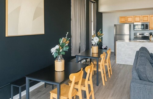 Downtown Cleveland Apartment | Modern King Loft Playhouse Sq & CSU