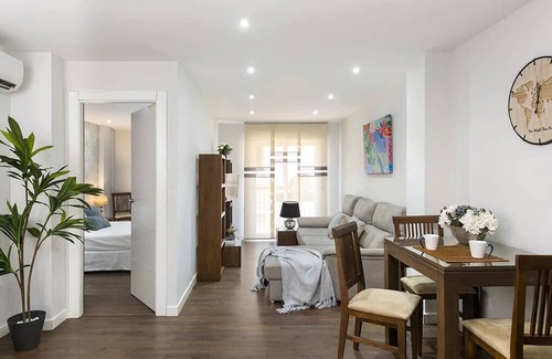 Andujar Apartment | Magnificent apartment ideal for couples or business travel. Easy access.