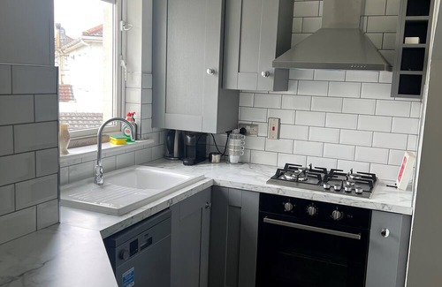 Swords Apartment | Cosy 2 Double Bed Apartment | Close to Dublin Airport & Malahide Castle
