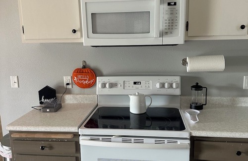 Thief River Falls Apartment | Lovely 2-bedroom apartment with AC in Thief River Falls overlooking the river.