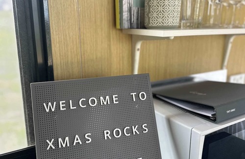 Willalooka House | Xmas Rocks - Paddock Pod by Tiny Away