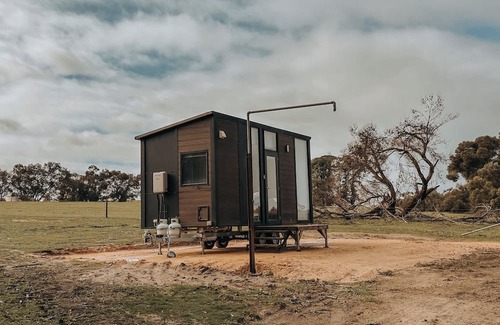 Willalooka House | Xmas Rocks - Paddock Pod by Tiny Away
