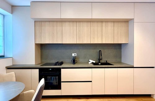 Bucharest Apartment | Stylish apartment on Lake Pantelimon with private parking space